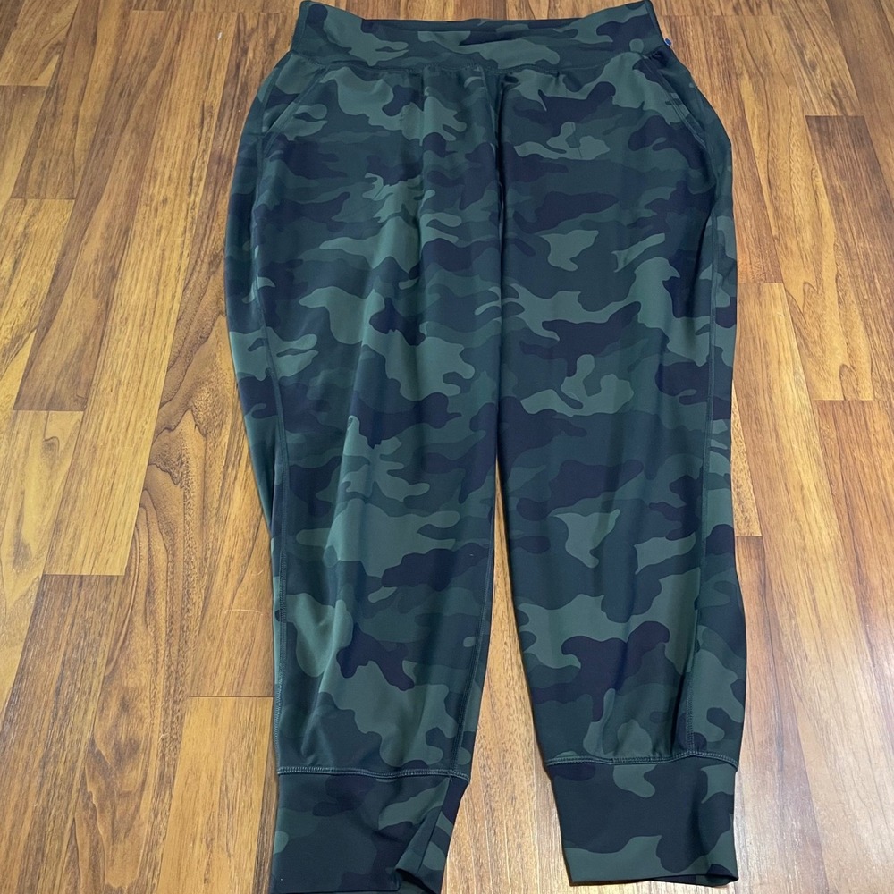 Old Navy XL Green Camo Powersoft High Rise Go-Dry Jogger Pants Mens Womens